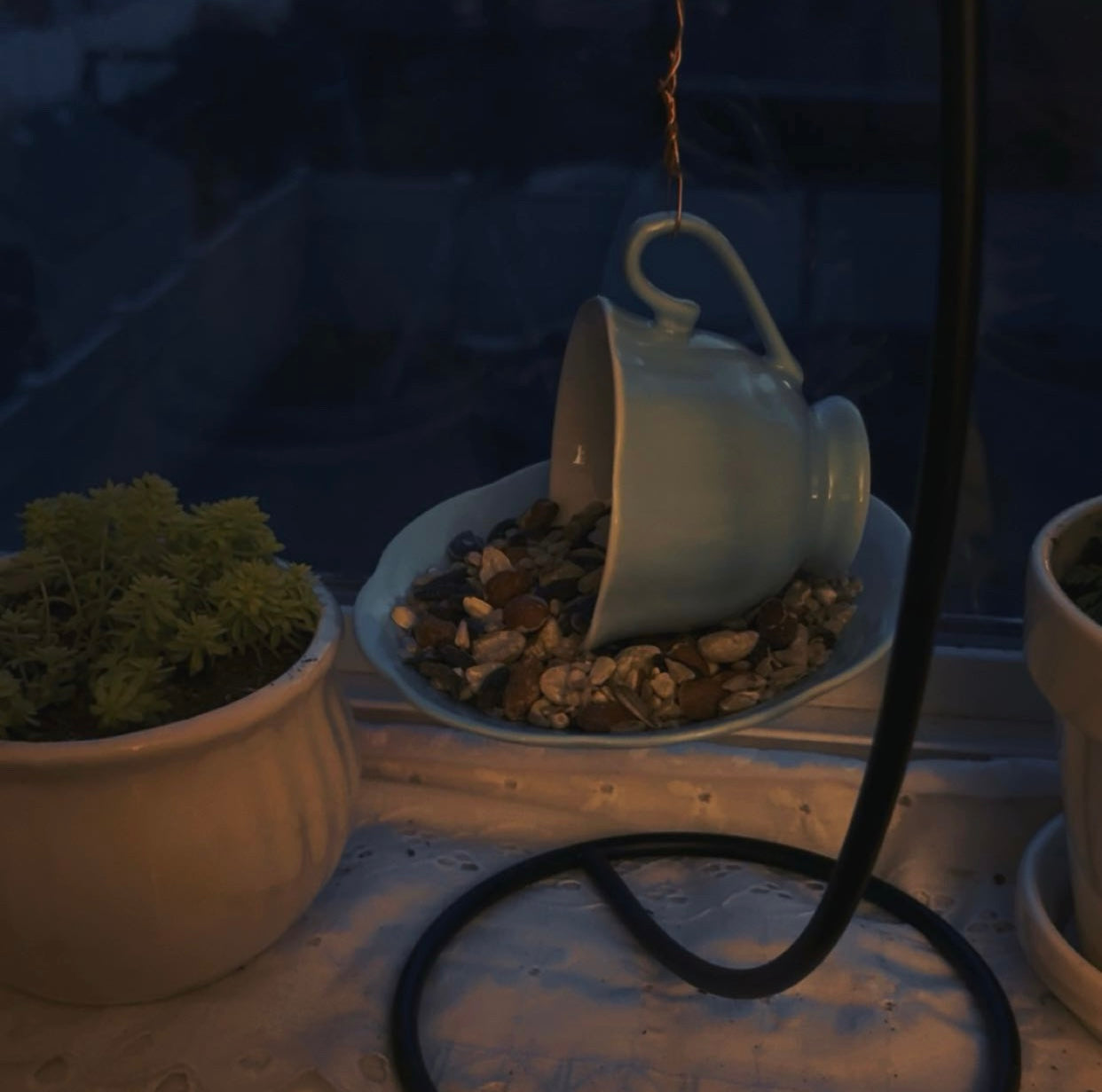 Tea cup bird feeder for garden